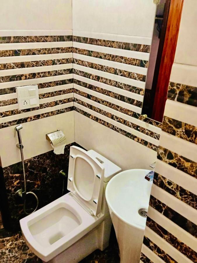Shivjot Hotel Kharar Kültér fotó