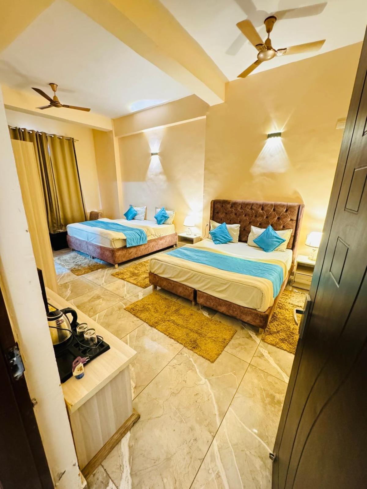 Shivjot Hotel Kharar Kültér fotó